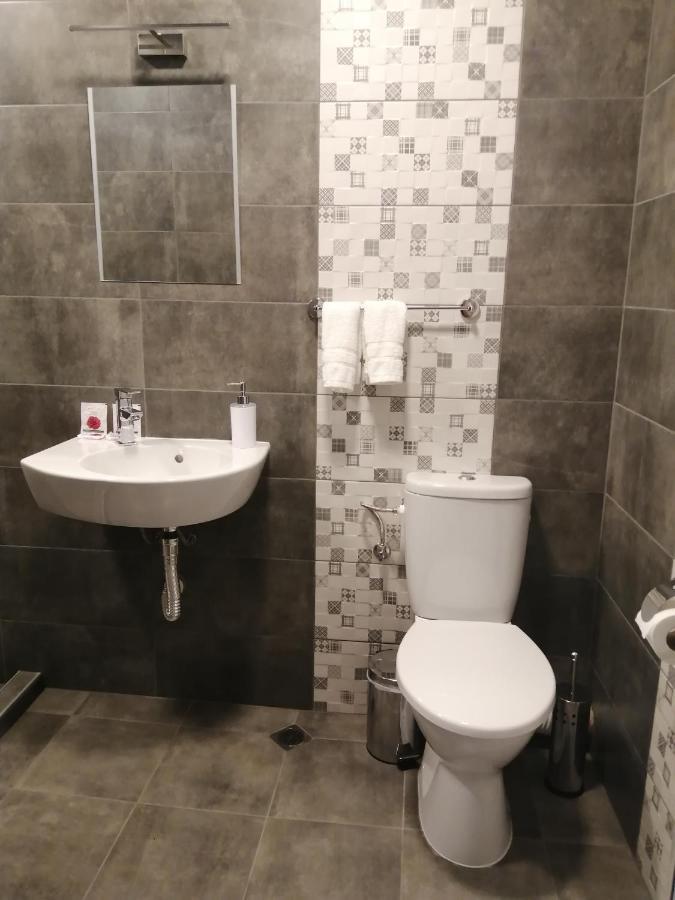 La Piazza Hotel Szumen Zewnętrze zdjęcie