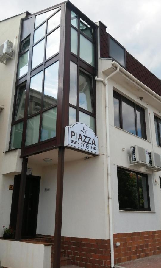 La Piazza Hotel Szumen Zewnętrze zdjęcie