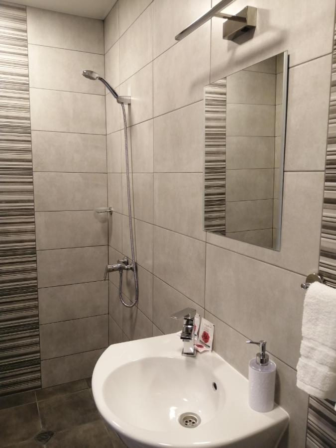 La Piazza Hotel Szumen Zewnętrze zdjęcie