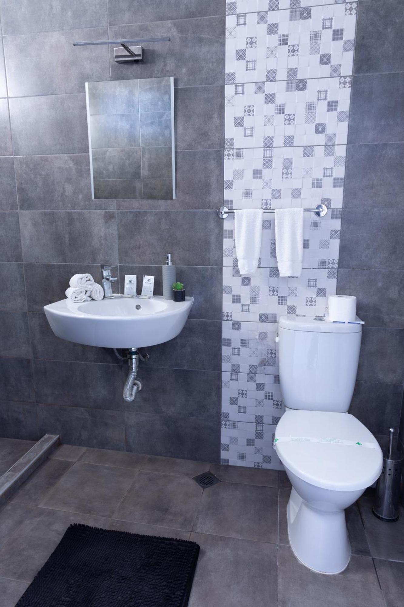 La Piazza Hotel Szumen Zewnętrze zdjęcie