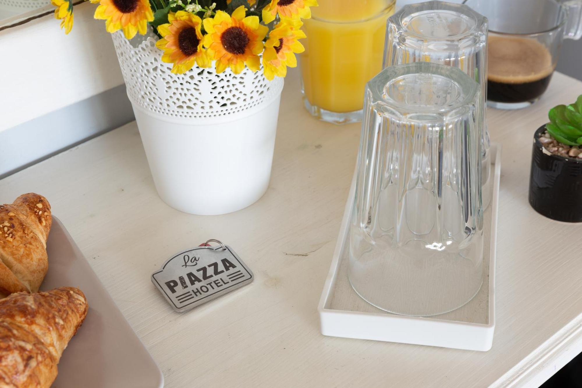 La Piazza Hotel Szumen Zewnętrze zdjęcie