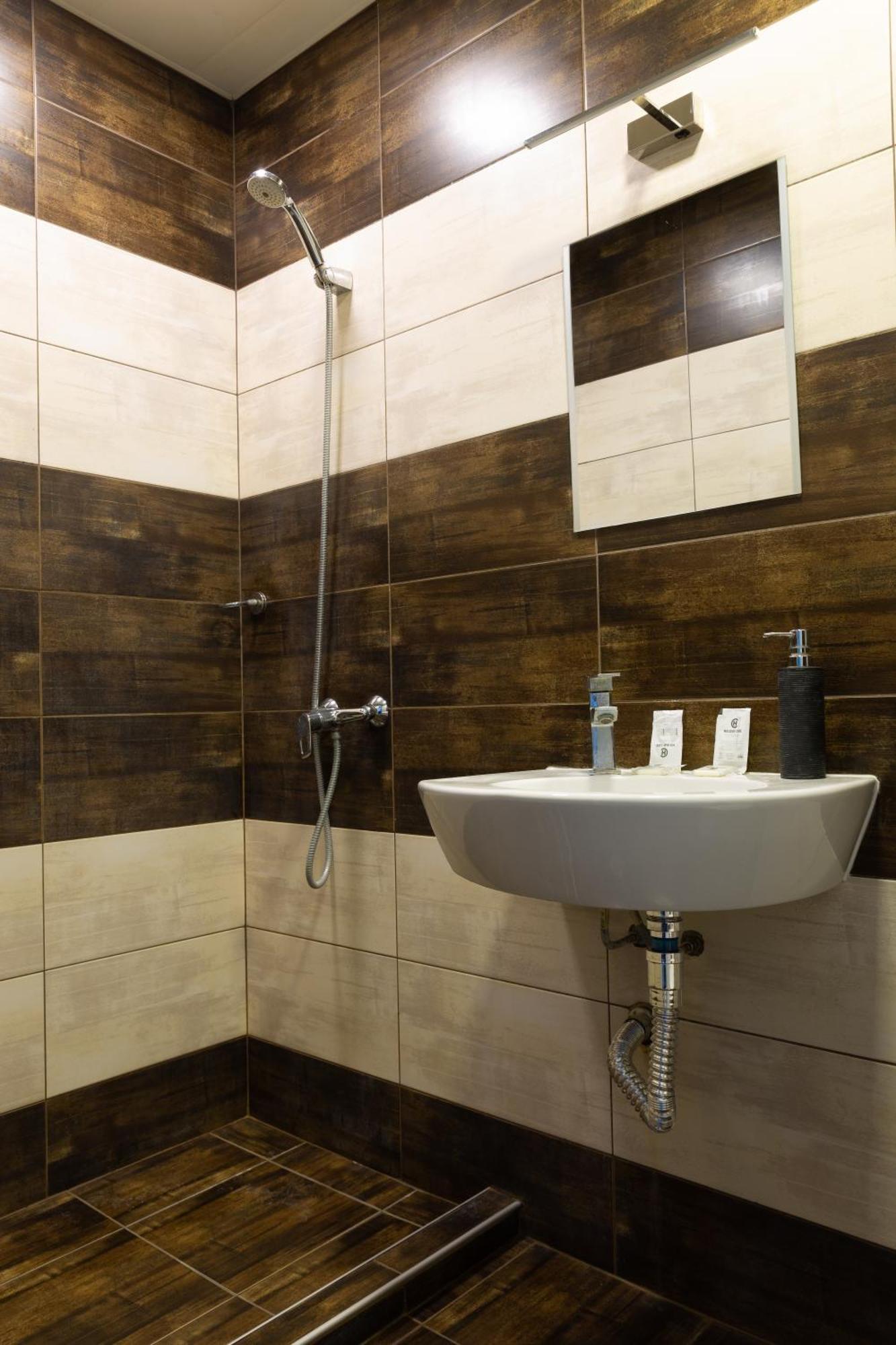 La Piazza Hotel Szumen Zewnętrze zdjęcie
